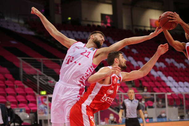 士的较量中 士的较量中