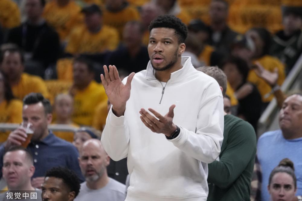 禁区弧顶处 禁区弧顶处